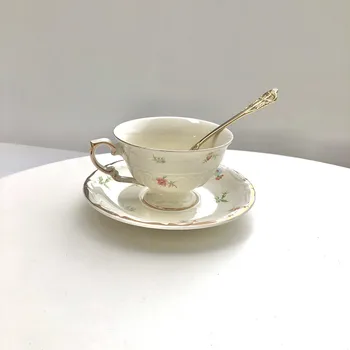 Europeia Xícara de Café e Pires Colher Conjunto de Cerâmica banhado a Ouro Mate Copos de Cerâmica de Chá de Porcelana Criativa Kubek Copos de AB50BZ